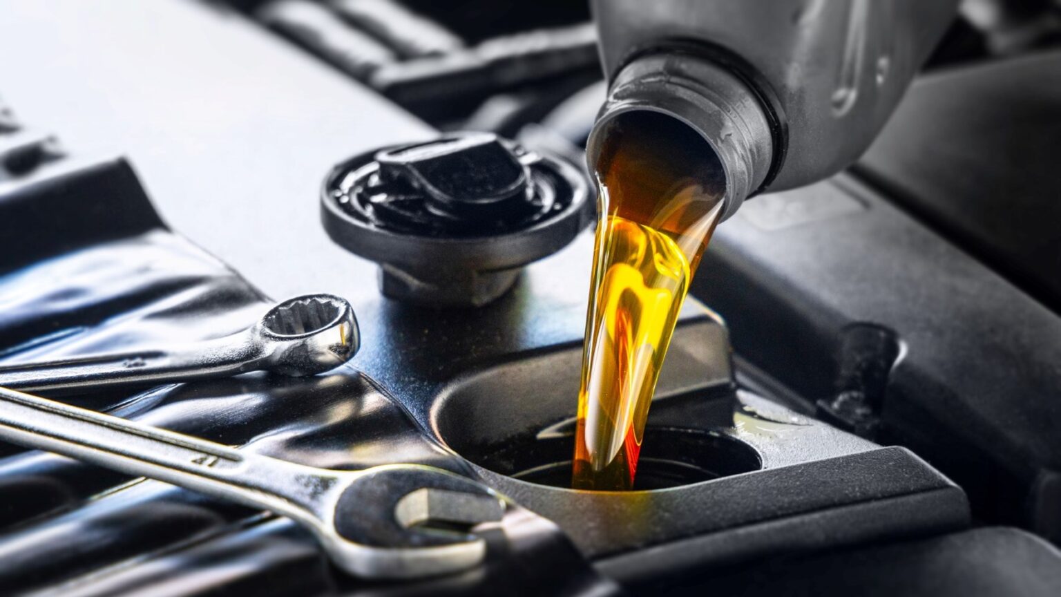 Engine-oil-1536x864